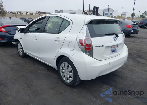 2013 Toyota Prius C Four/One/Three/Two z USA, uszkodzony, nr VIN JTDKDTB35D1532155